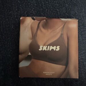 SKIMS Seamless Sculpt Bralette in Onyx
